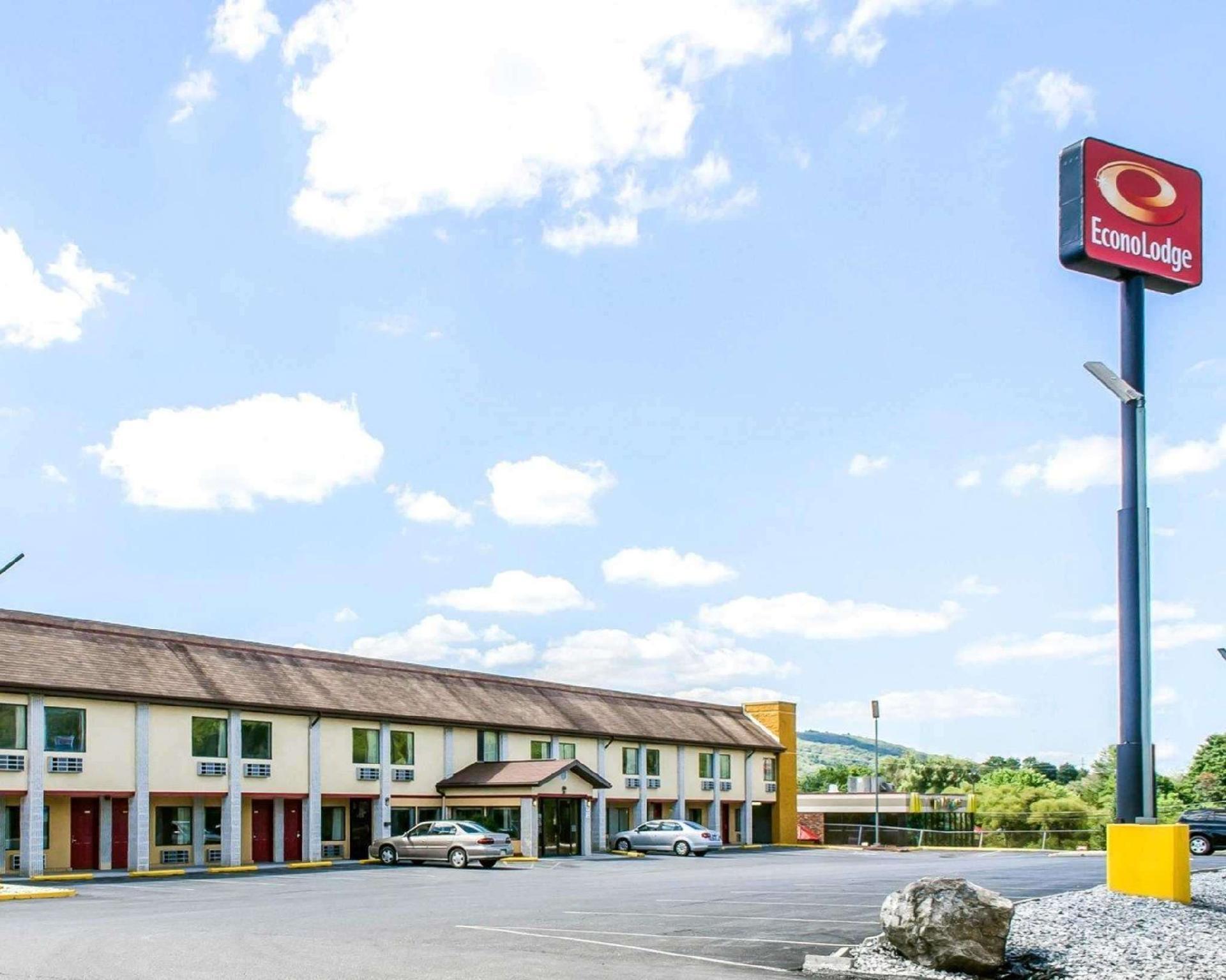 Baymont By Wyndham Pine Grove I-81 Hotel Kültér fotó